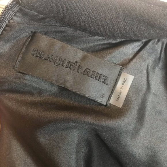 Chic Black Pleated Flare Dress - Picture 7 of 7